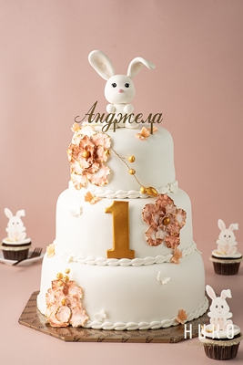 Детска Торта Заек и Цветя - D20