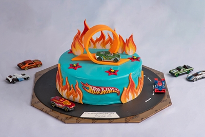 Детска Торти Хот Уийлс - D61