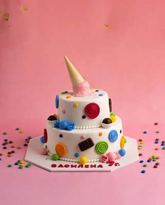 Детска Торта с Фунийка Сладолед - Двуетажна - D66