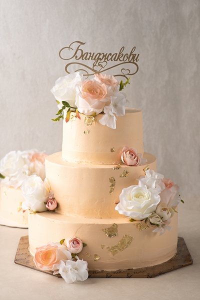 Сватбена Торта Романтика в Злато - S13