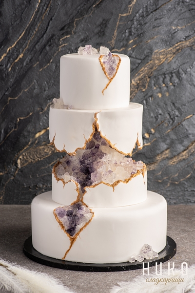 Сватбена Торта Кристална Страст в Злато - S12