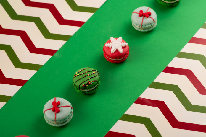 Коледни френски макарони