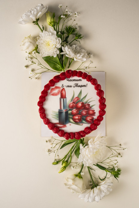 Бенто торта "Червило и лалета"