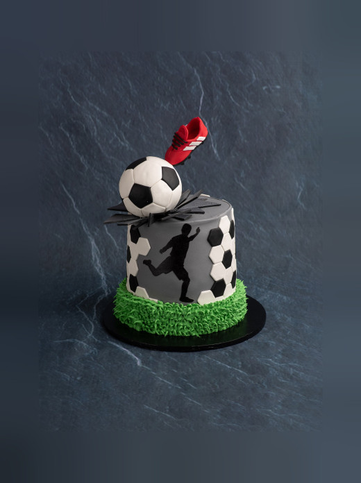 Детска Торта с Футболна Топка и Обувка - D65
